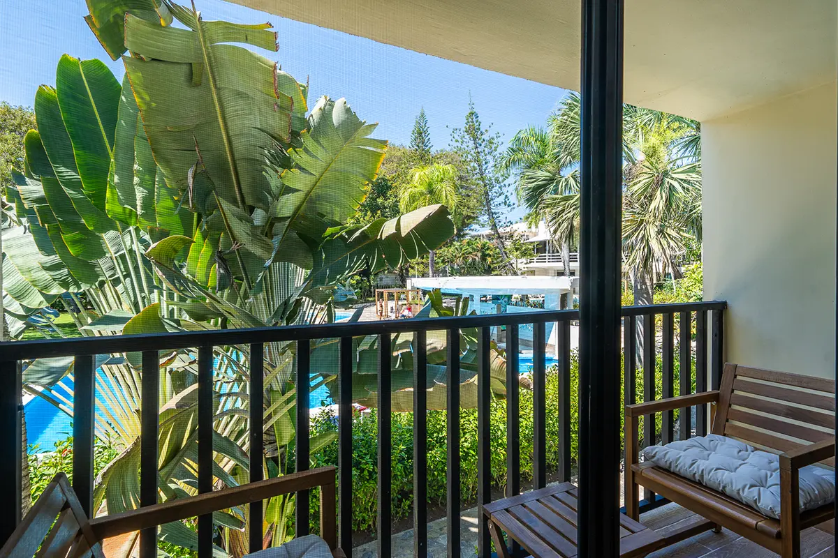 Discover Life at Tropical Casa Laguna